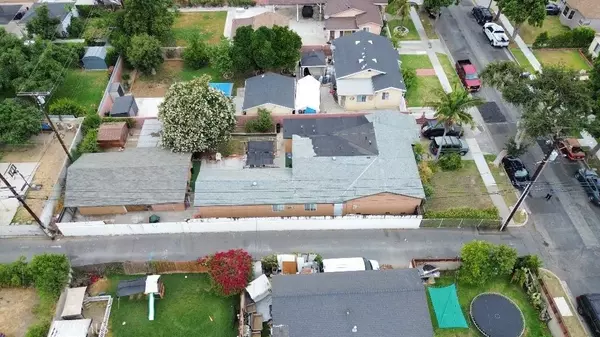 South Gate, CA 90280,10611 San Luis Avenue