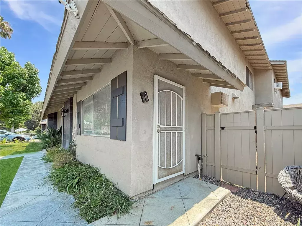 Yorba Linda, CA 92886,18222 Mandarin Lane #E