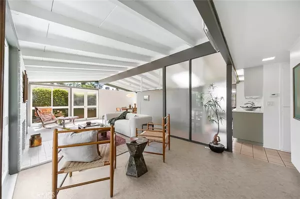 Long Beach, CA 90808,7108 E Mezzanine Way