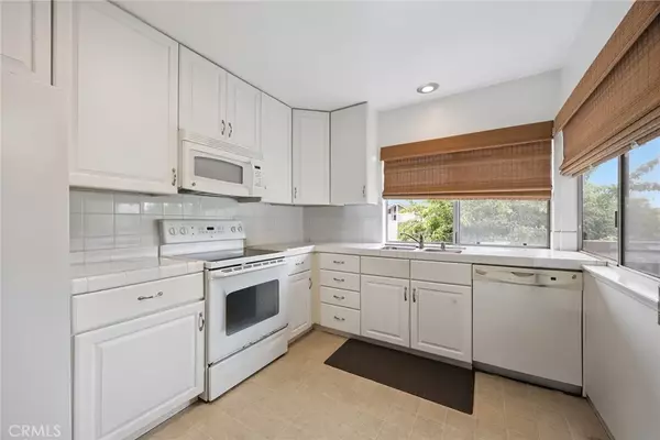 Huntington Beach, CA 92647,16892 Limelight Circle #B