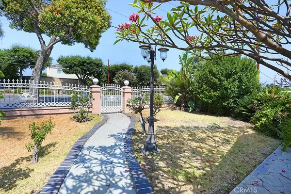 West Covina, CA 91791,640 S Azusa Avenue