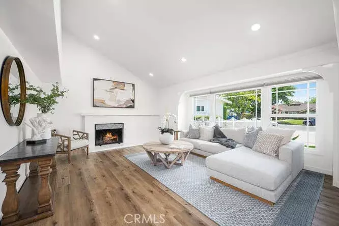 3221 Copa De Oro Drive, Los Alamitos, CA 90720