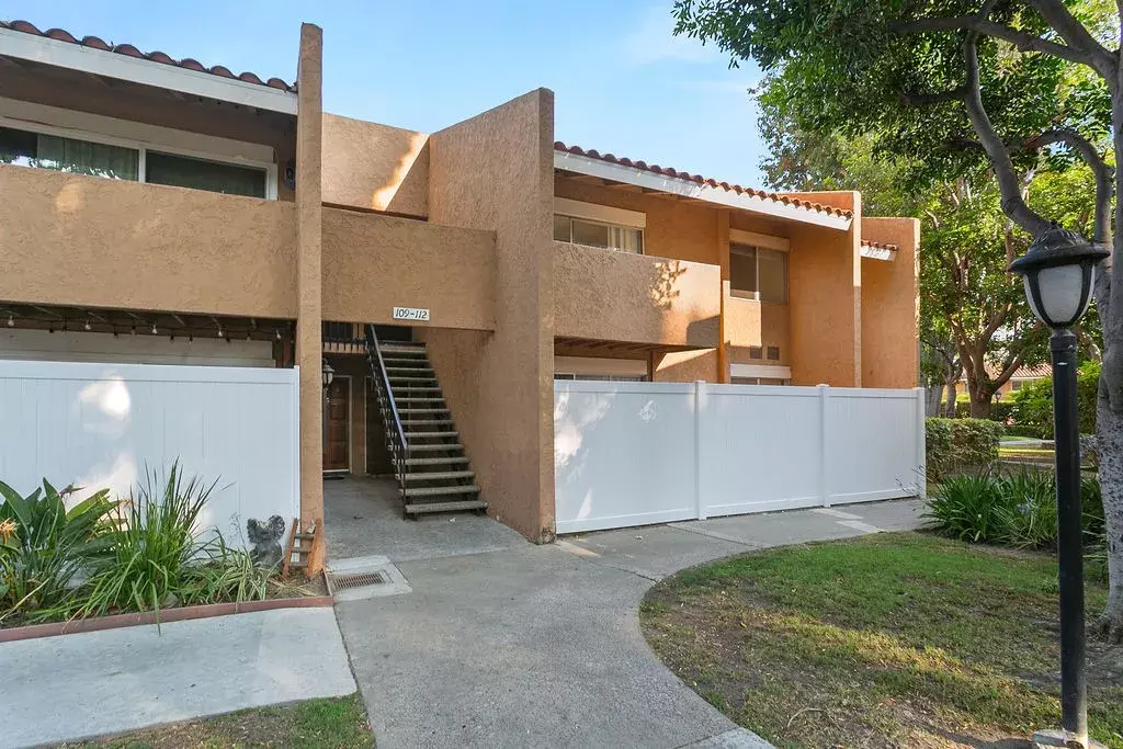 Santa Ana, CA 92707,1001 W Macarthur Boulevard #110