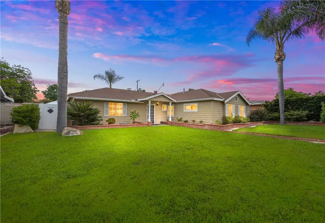 Orange, CA 92869,552 S Yorba St