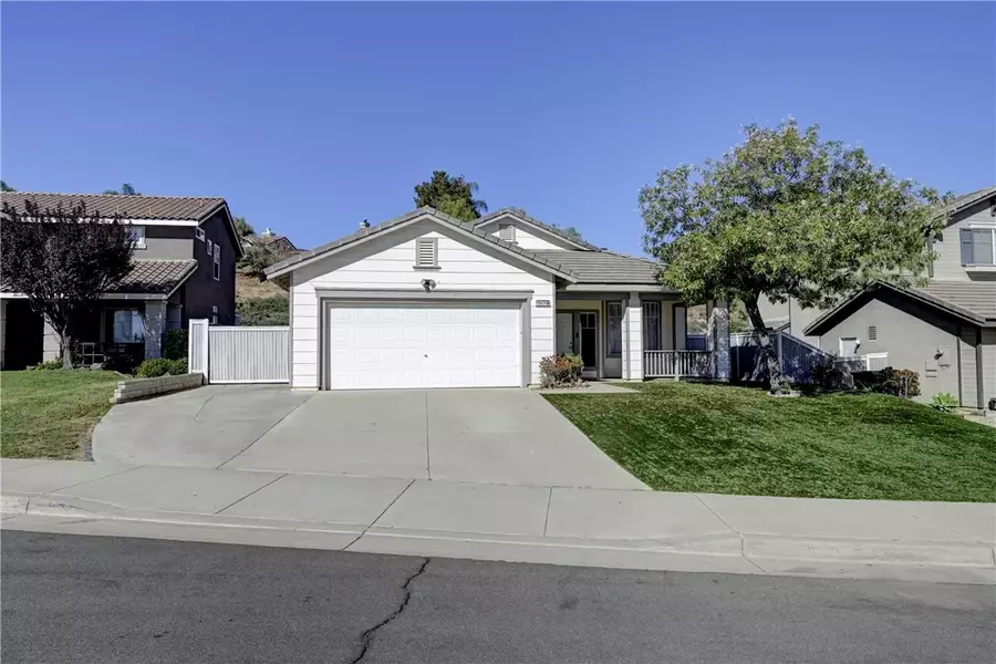 27507 Fallbrook Court, Corona, CA 92883