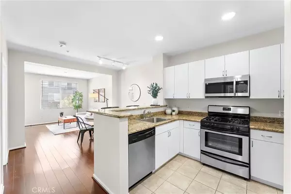 Anaheim, CA 92805,1801 E Katella Avenue #2045