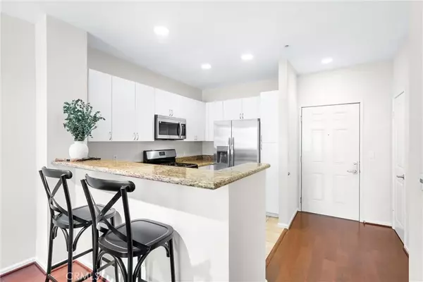 Anaheim, CA 92805,1801 E Katella Avenue #2045