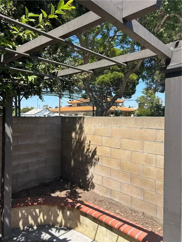 Santa Ana, CA 92703,4906 W 5th Street #A