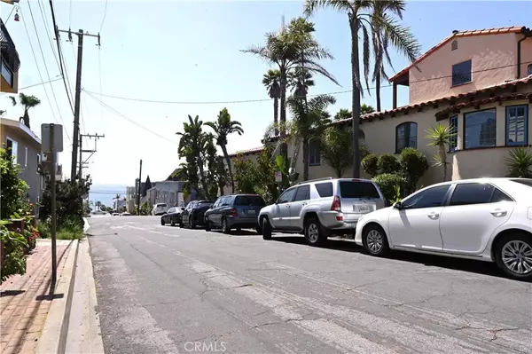 Manhattan Beach, CA 90266,706 Highland Avenue