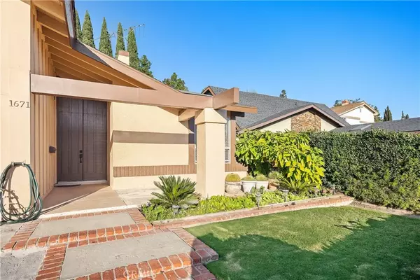 Tustin, CA 92780,1671 Green Meadow Avenue