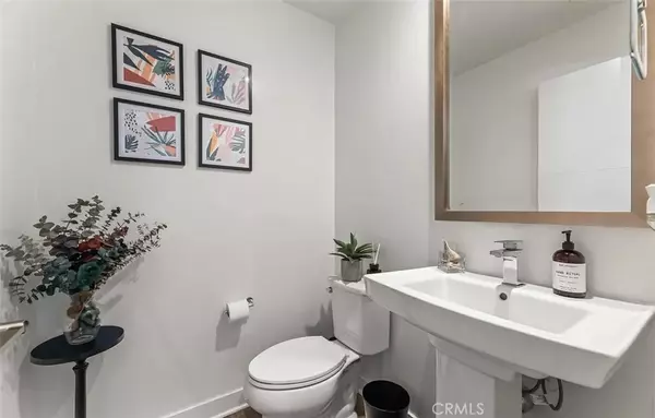 Long Beach, CA 90802,215 Elm Avenue