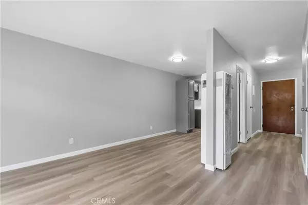 Oakland, CA 94605,10401 Shaw Street #402