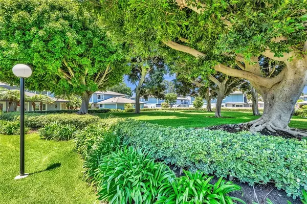 Huntington Beach, CA 92649,4648 Vista Bahia Drive #16