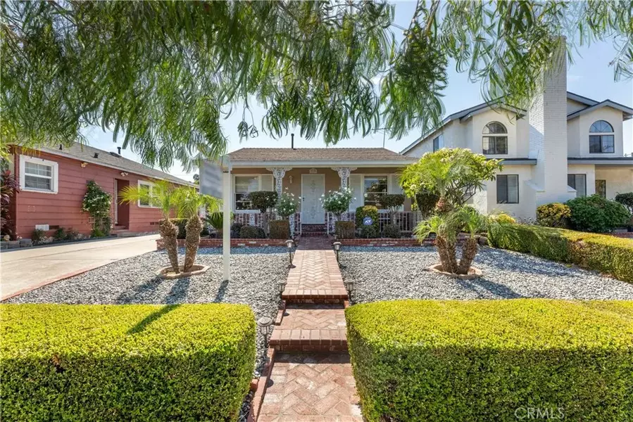 3139 Chestnut Avenue, Long Beach, CA 90806