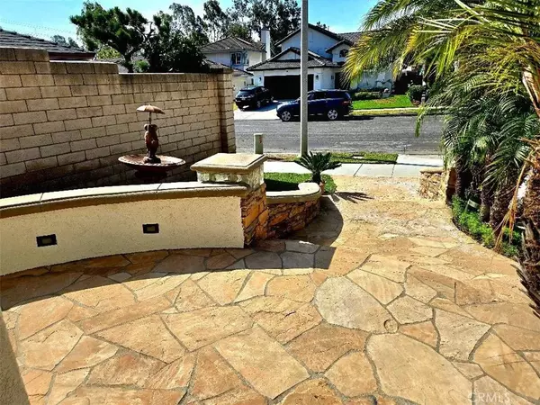 Placentia, CA 92870,1527 Evans Lane