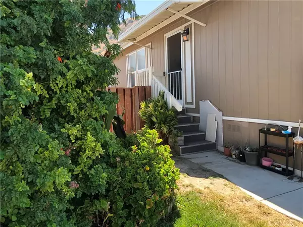 Corona, CA 92880,4901 Green River #258
