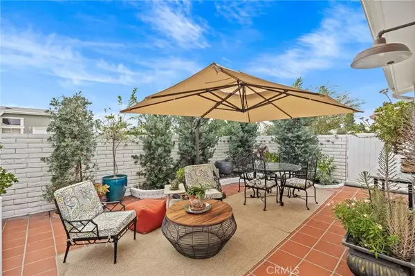 Laguna Hills, CA 92653,23301 Ridge Route #246