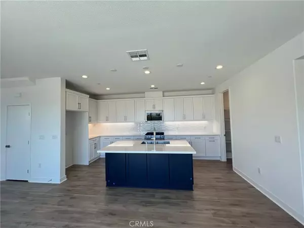 Palm Desert, CA 92211,36318 Warren
