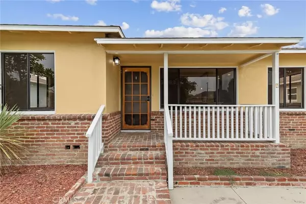 Lakewood, CA 90713,6017 Greenmeadow Road