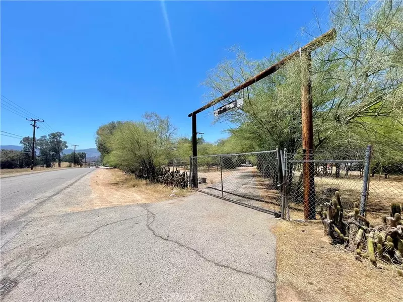 28875 10th Street, Lake Elsinore, CA 92532