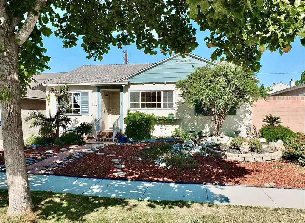 Lakewood, CA 90713,4306 Hackett Avenue