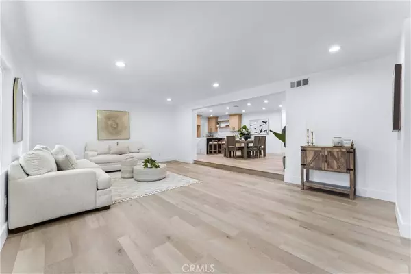 Anaheim, CA 92804,325 S Valley Street