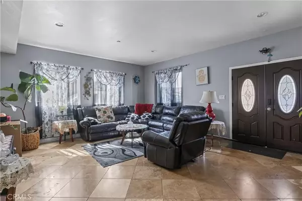 Santa Ana, CA 92701,710 E 2nd Street