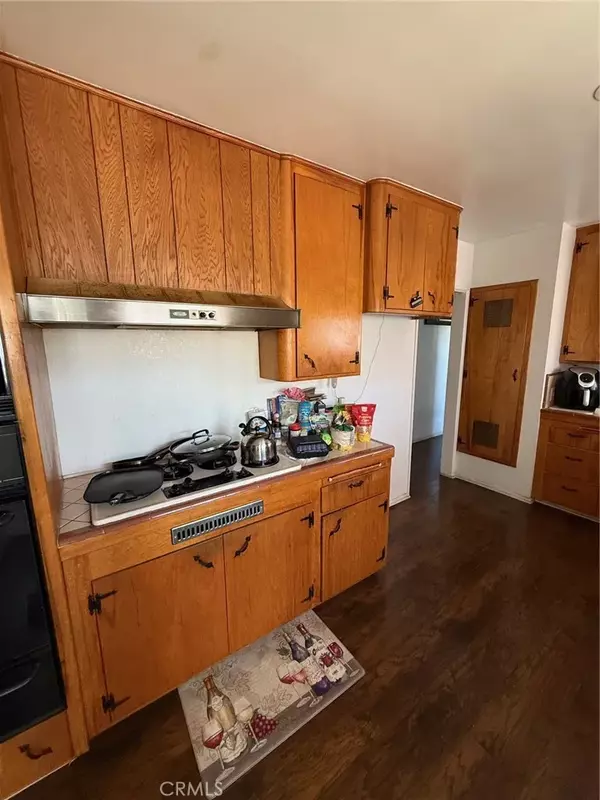 Ontario, CA 91762,904 W E Street