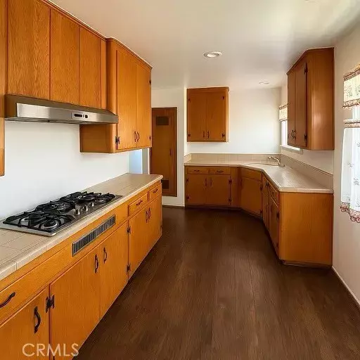 Ontario, CA 91762,904 W E Street
