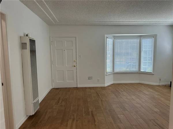 South Gate, CA 90280,10017 Dorothy Avenue