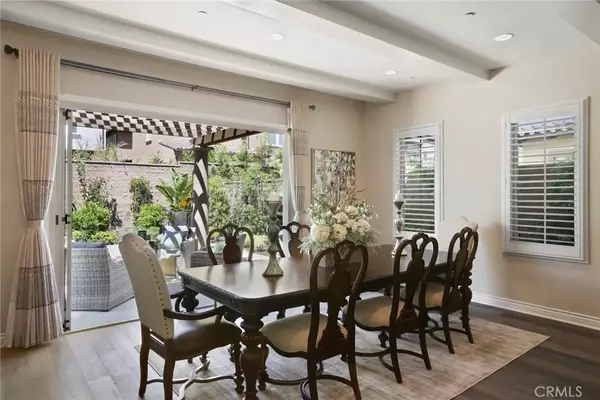 Irvine, CA 92602,5 Spanish Moss