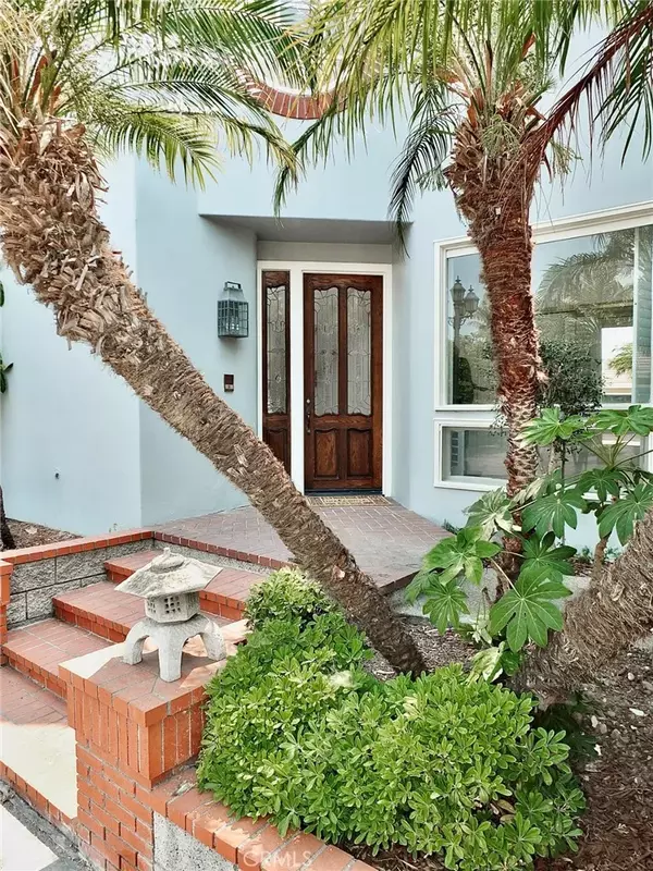 Long Beach, CA 90803,6225 Napoli Court