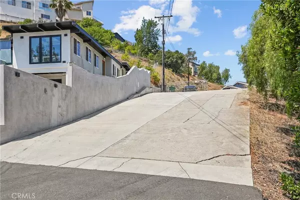 Santa Ana, CA 92705,19181 Stoller Lane