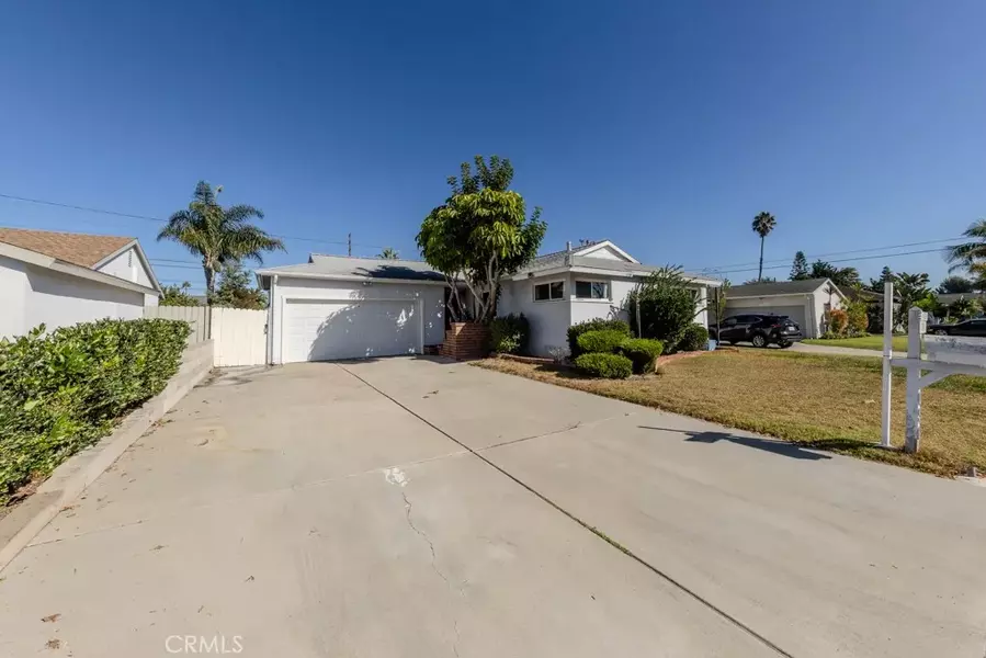 690 Capital Street, Costa Mesa, CA 92627