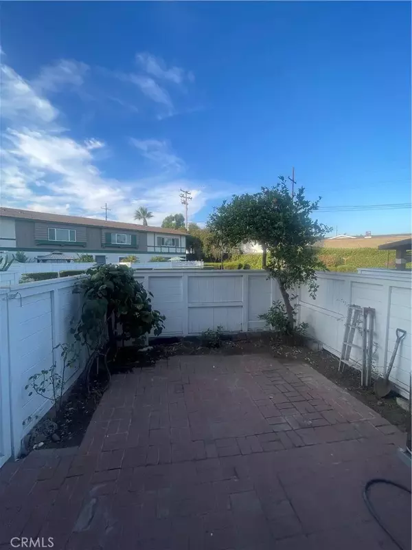 Buena Park, CA 90621,8238 Hamilton