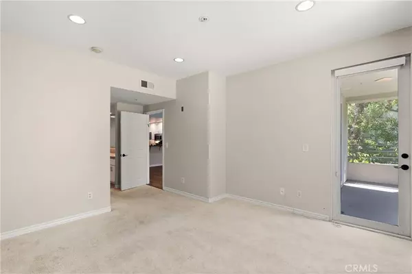 2243 Martin #217, Irvine, CA 92612