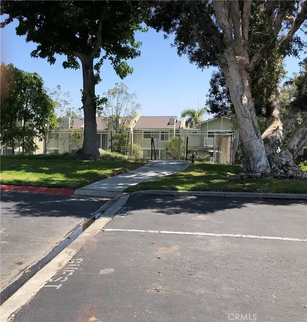 Huntington Beach, CA 92646,18507 Pueblo Circle