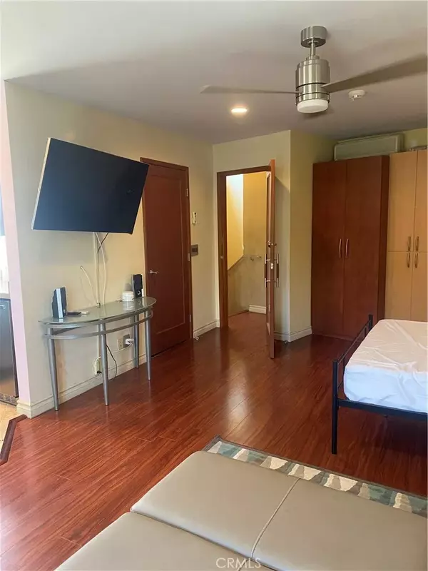 Long Beach, CA 90803,5471 E The Toledo