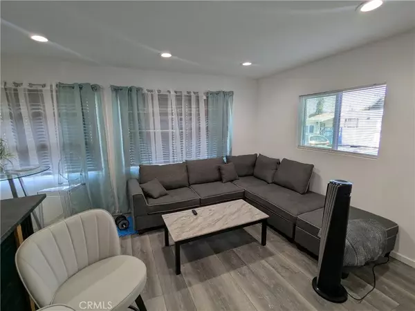 Torrance, CA 90504,1900 Artesia Blvd #4