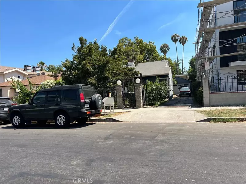 14418 Tiara Street, Van Nuys, CA 91401