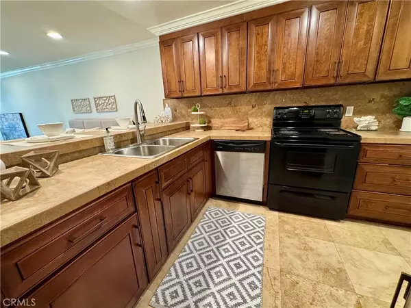 Long Beach, CA 90803,5104 Marina Pacifica Drive South