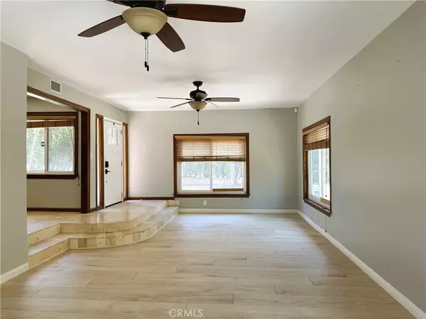 Santa Ana, CA 92705,12752 Barrett Lane