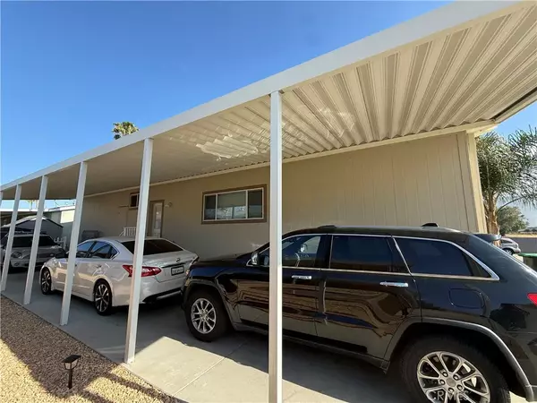 San Jacinto, CA 92582,913 S Grand #104