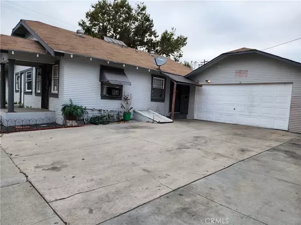 Santa Ana, CA 92703,529 S Flower