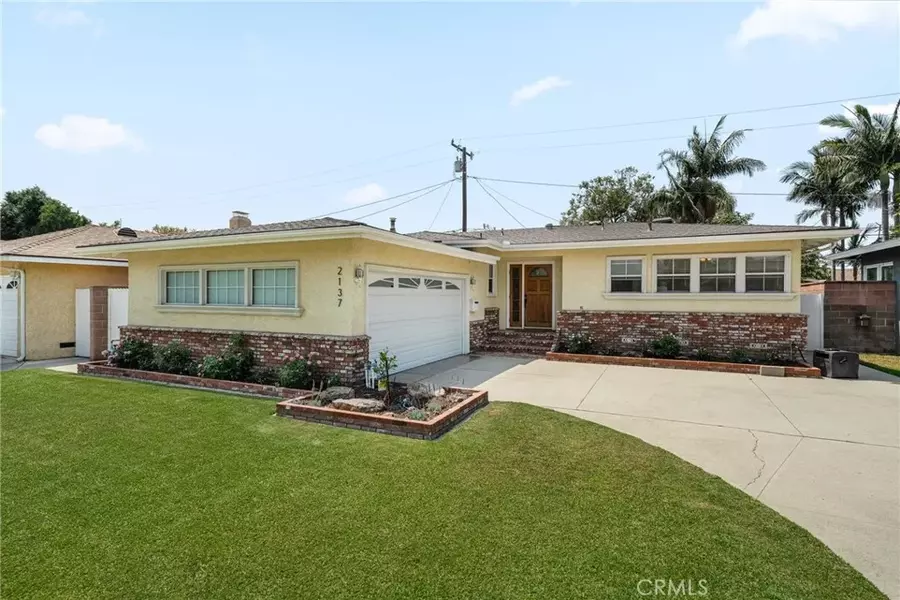 2137 Ostrom Avenue, Long Beach, CA 90815