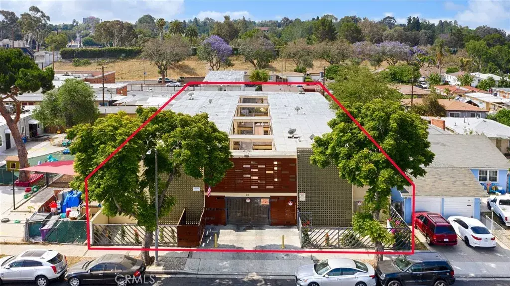 Long Beach, CA 90805,30 W 49th Street