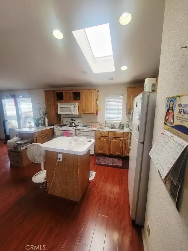 Santa Ana, CA 92704,432 S Harbor #64