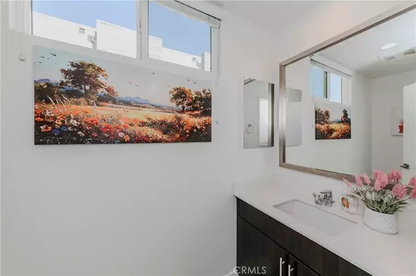 Buena Park, CA 90621,8184 Orangethorpe Avenue