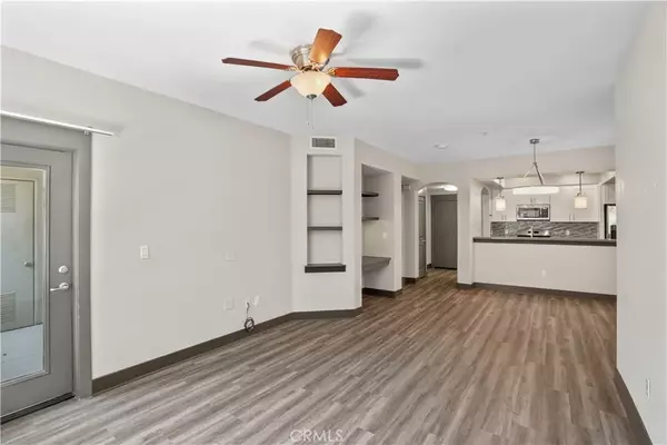 Valencia, CA 91355,24595 Town Center Drive #3211