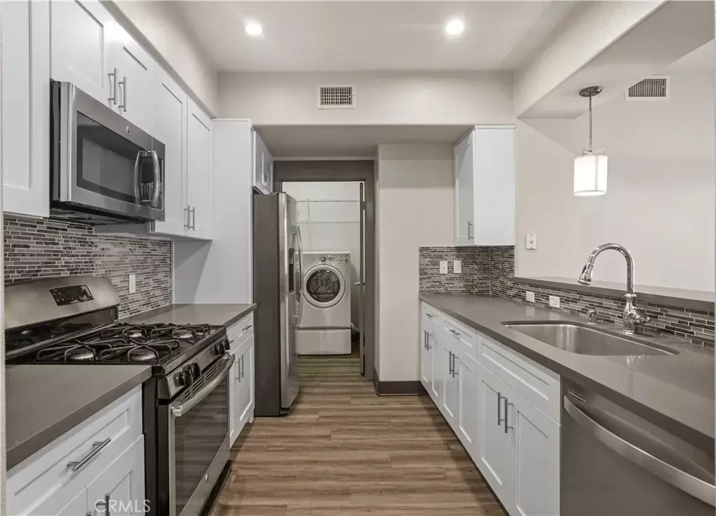 Valencia, CA 91355,24595 Town Center Drive #3211